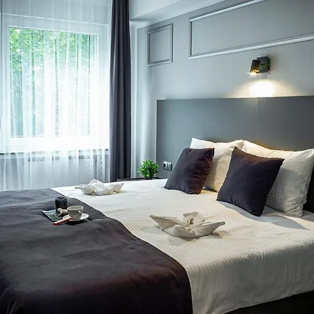 M&m Loewen Hotel