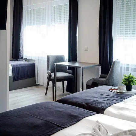 Loewen Hotel