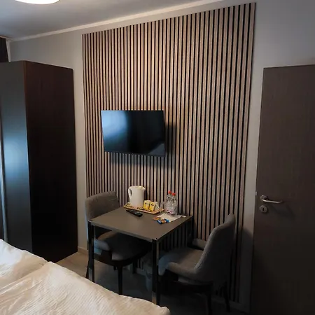 Loewen Hotel