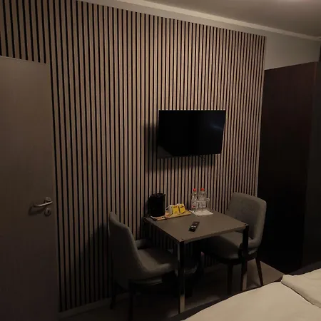 מלון M&m Loewen *